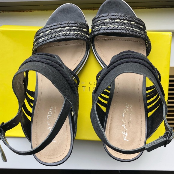 Kenneth Cole Reaction Art-Ful Black Sandal - Picture 10 of 12